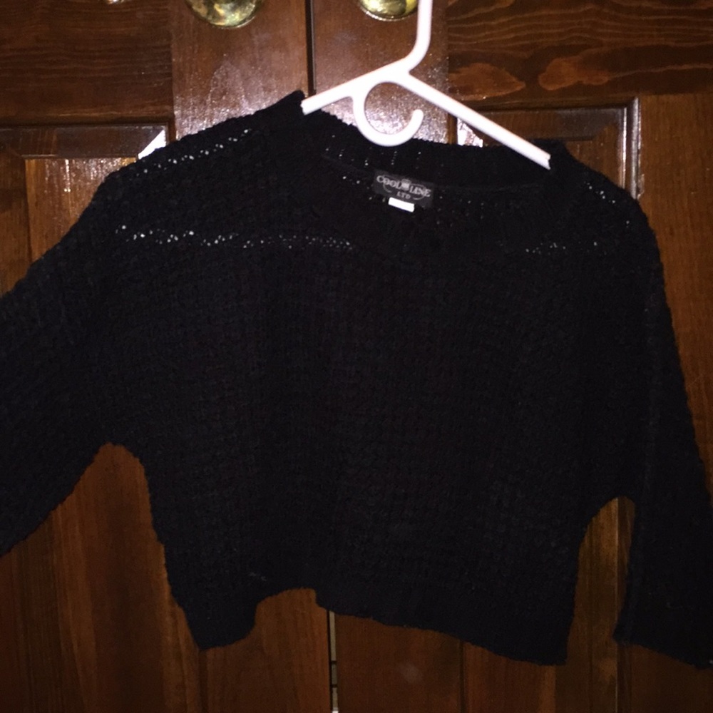 Comfy sweater-like crop top! Size M